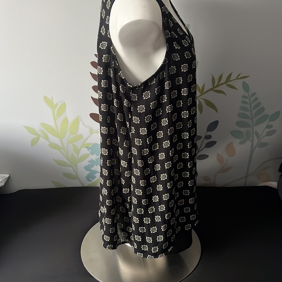 4/$20 Rickis Large Flowy Tank Top - Picture 7 of 9